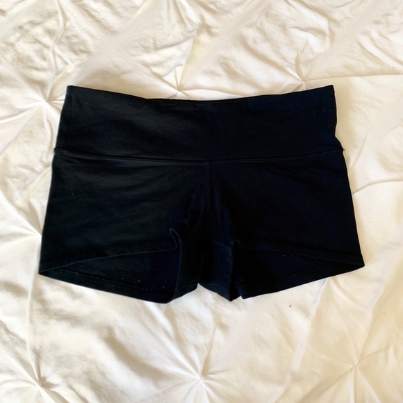 Lululemon shorts - Picture 2 of 4
